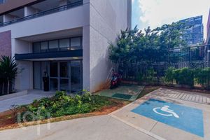 Image 35 - 894661
