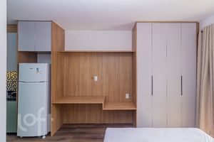 Image 4 - 894661