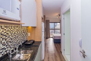 Image 8 - 894661