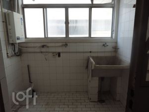 Image 9 - 894665