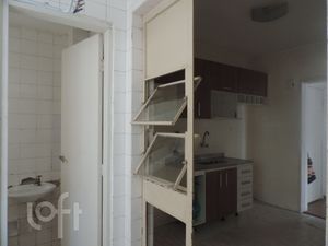 Image 8 - 894665