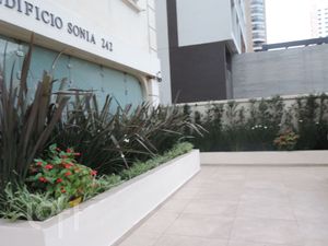 Image 13 - 894665