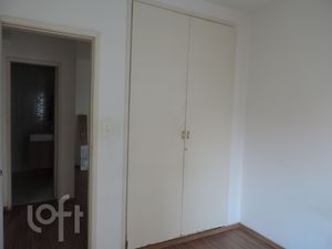 Image 4 - 894665