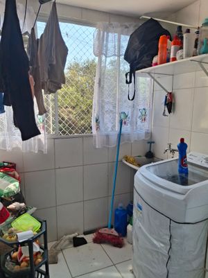 Image 6 - 894666