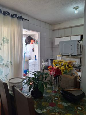 Image 5 - 894666