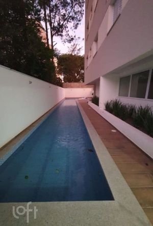 Image 15 - 894667
