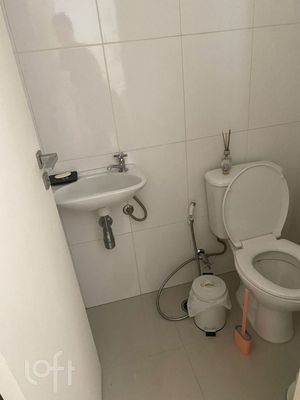 Image 19 - 894679