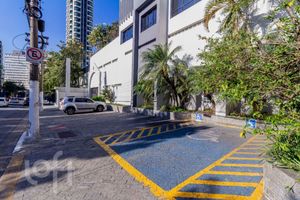 Image 35 - 894684