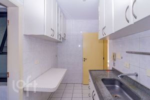 Image 9 - 894684