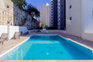 Image 32 - 894684
