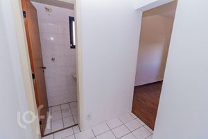 Image 19 - 894684