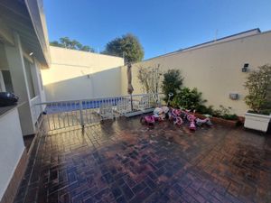 Image 3 - 894687