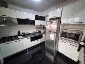 Image 15 - 894687