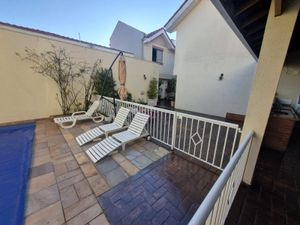 Image 8 - 894687