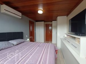 Image 8 - 894695
