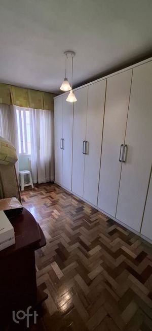 Image 6 - 894698