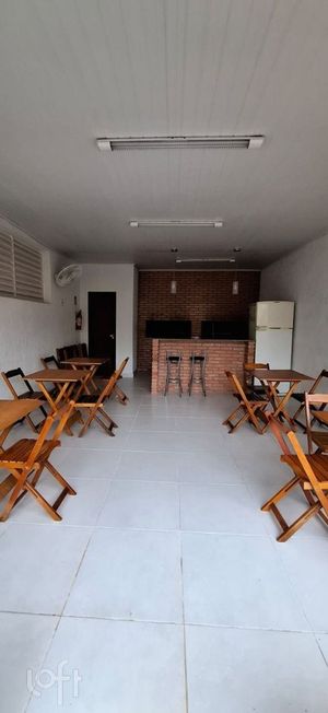 Image 15 - 894698