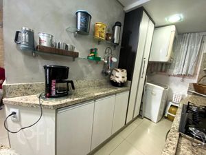 Image 6 - 894745