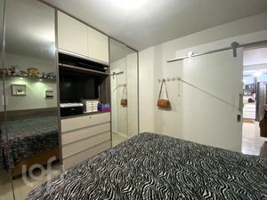 Image 8 - 894745