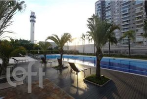 Image 7 - 894746