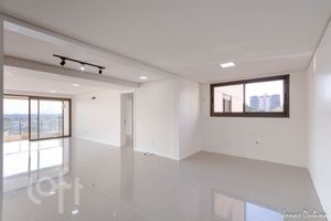 Image 16 - 894747