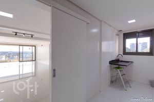 Image 19 - 894747