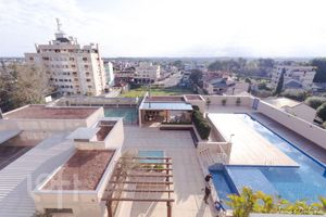 Image 10 - 894747