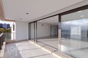 Image 11 - 894747