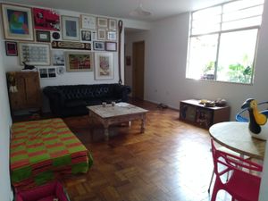 Image 0 - 894757