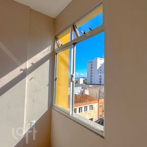 Image 8 - 894759
