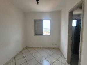 Image 4 - 894765