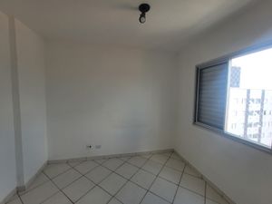 Image 6 - 894765