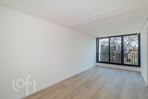 Image 37 - 894772