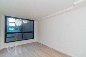 Image 3 - 894772