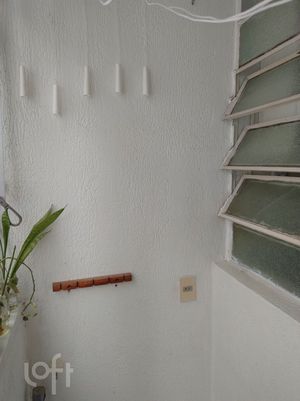 Image 12 - 894773