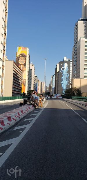 Image 4 - 894774
