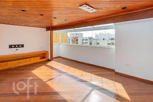 Image 10 - 894777
