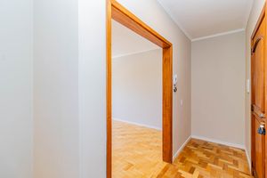 Image 4 - 894783