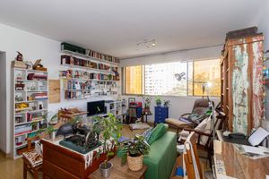 Image 1 - 894790