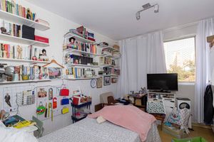 Image 17 - 894790
