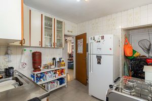 Image 20 - 894790