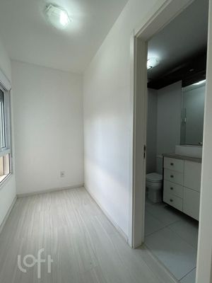 Image 13 - 894820