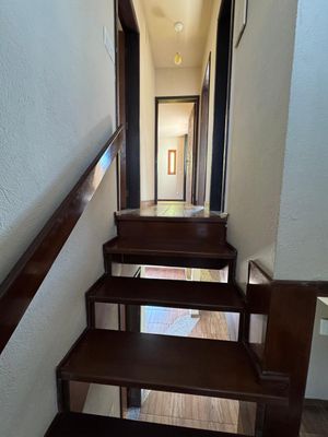 Image 8 - 894825