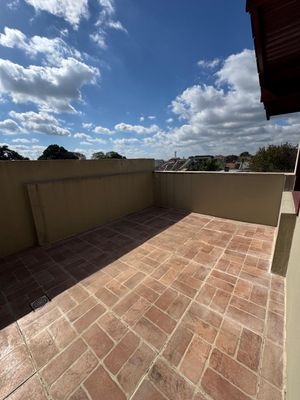 Image 19 - 894825