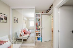 Image 8 - 894826