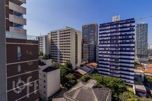Image 6 - 894827