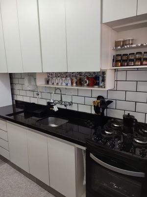Image 19 - 894840