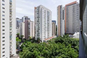 Image 5 - 894842