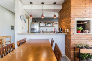 Image 1 - 894844