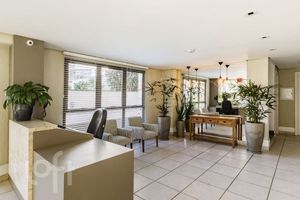 Image 21 - 894844